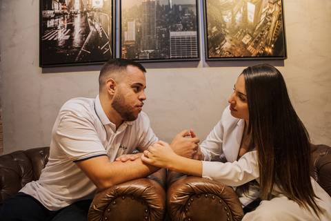 As melhores ideias e inspirações criativas de fotos dos noivos em Barueri - The New York Coffee'