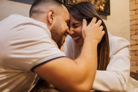 As melhores ideias e inspirações criativas de fotos dos noivos em Barueri - The New York Coffee'