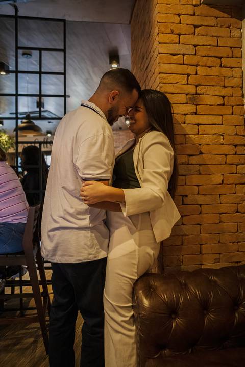 As melhores ideias e inspirações criativas de fotos dos noivos em Barueri - The New York Coffee'