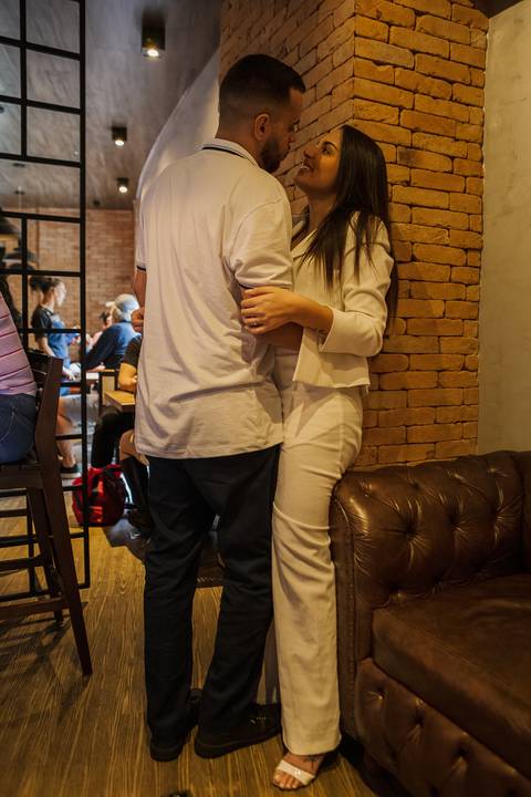 As melhores ideias e inspirações criativas de fotos dos noivos em Barueri - The New York Coffee'