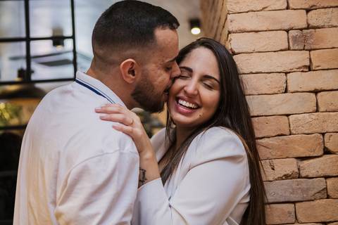 As melhores ideias e inspirações criativas de fotos dos noivos em Barueri - The New York Coffee'