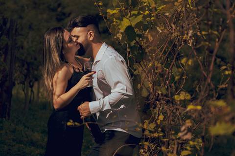 As melhores ideias e inspirações criativas de fotos para ensaio pré wedding na vinícola Bella Aurora em São Roque
'