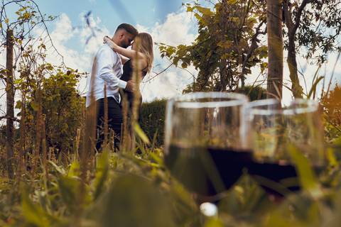 As melhores ideias e inspirações criativas de fotos para ensaio pré wedding na vinícola Bella Aurora em São Roque
'