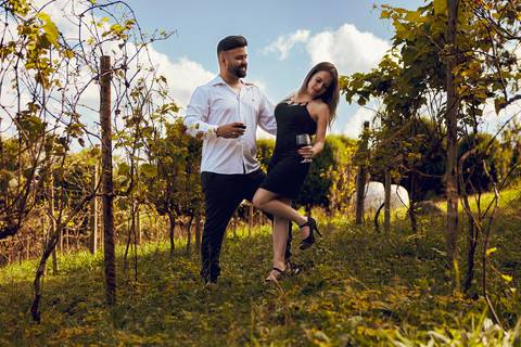 As melhores ideias e inspirações criativas de fotos para ensaio pré wedding na vinícola Bella Aurora em São Roque
'