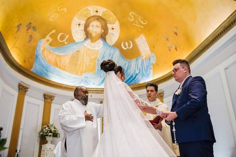 As melhores ideias e inspirações criativas de fotos de casamento na cerimônia na igreja Paróquia Santo Antônio'