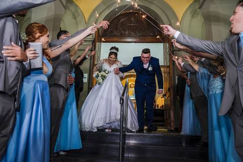 As melhores ideias e inspirações criativas de fotos de casamento na cerimônia na igreja Paróquia Santo Antônio'