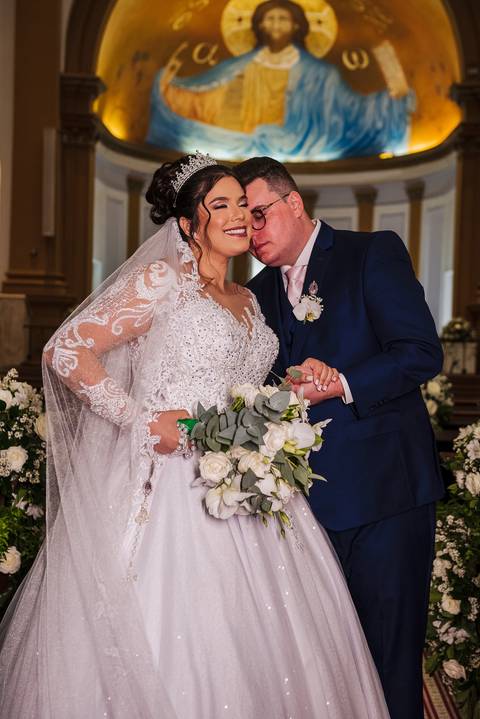 As melhores ideias e inspirações criativas de fotos de casamento na cerimônia na igreja Paróquia Santo Antônio'