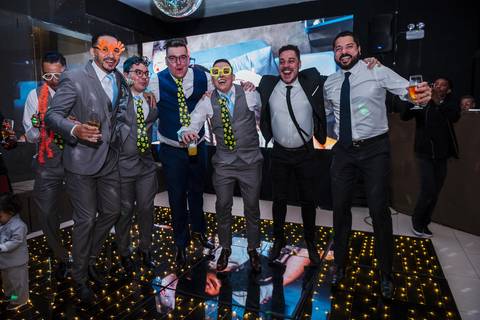 As melhores ideias e inspirações criativas de fotos dos noivos no Espaço Casa Bertolazzi
'