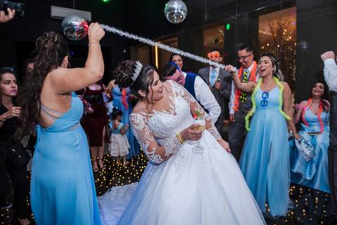 As melhores ideias e inspirações criativas de fotos dos noivos no Espaço Casa Bertolazzi
'