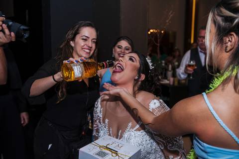 As melhores ideias e inspirações criativas de fotos dos noivos no Espaço Casa Bertolazzi
'