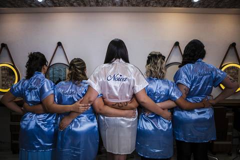 As melhores ideias e inspirações criativas do making of da noiva com as madrinhas
'