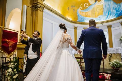As melhores ideias e inspirações criativas de fotos de casamento na cerimônia na igreja Paróquia Santo Antônio'