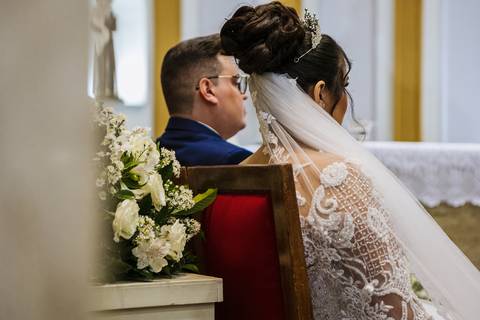 As melhores ideias e inspirações criativas de fotos de casamento na cerimônia na igreja Paróquia Santo Antônio'