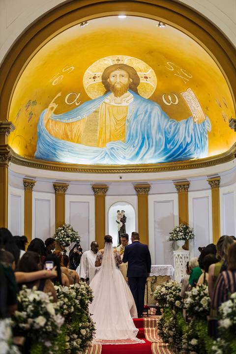 As melhores ideias e inspirações criativas de fotos de casamento na cerimônia na igreja Paróquia Santo Antônio'