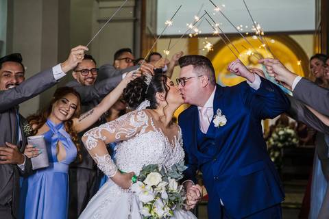 As melhores ideias e inspirações criativas de fotos de casamento na cerimônia na igreja Paróquia Santo Antônio'