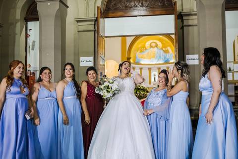 As melhores ideias e inspirações criativas de fotos de casamento na cerimônia na igreja Paróquia Santo Antônio'
