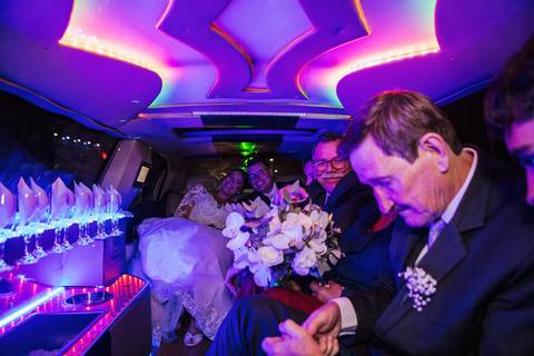 As melhores ideias e inspirações criativas de fotos dos noivos no Espaço Casa Bertolazzi
'