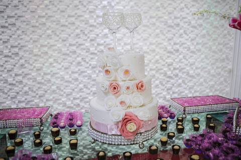 As melhores ideias e inspirações criativas de fotos do bolo na Chácara Lírio dos Vales - Franco da Rocha'