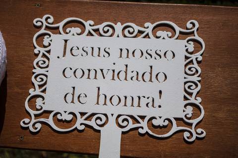 As melhores ideias e inspirações criativas de fotos de plaquinha de casamento na Chácara Lírio dos Vales - Franco da Rocha'