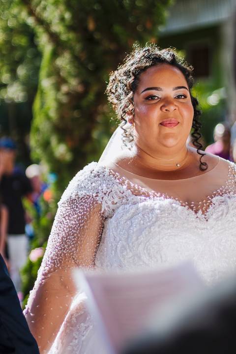 As melhores ideias e inspirações criativas de fotos de casamento na cerimônia na Chácara Lírio dos Vales - Franco da Rocha'