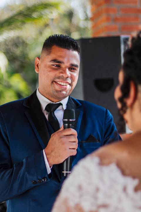 As melhores ideias e inspirações criativas de fotos de casamento na cerimônia na Chácara Lírio dos Vales - Franco da Rocha'