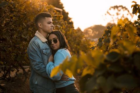 As melhores ideias e inspirações criativas de fotos para ensaio pré wedding na vinícola Bella Aurora em São Roque'