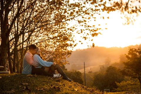 As melhores ideias e inspirações criativas de fotos para ensaio pré wedding no por do sol em São Roque'