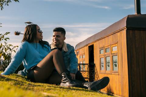 As melhores ideias e inspirações criativas de fotos para ensaio pré wedding na Villa Don Pato em São Roque'