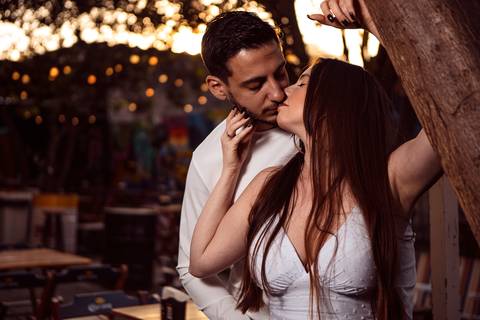 As melhores ideias e inspirações criativas de fotos para ensaio pré wedding na Hamburgueria e Bar Johnny.C - Osasco'