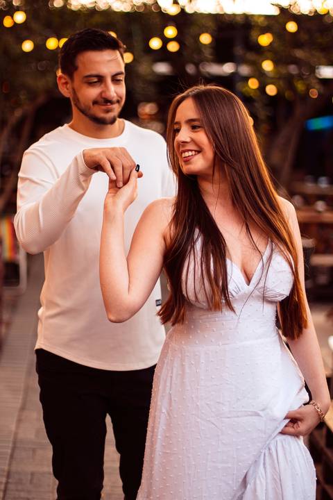 As melhores ideias e inspirações criativas de fotos para ensaio pré wedding na Hamburgueria e Bar Johnny.C - Osasco'