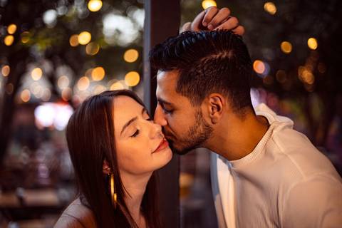 As melhores ideias e inspirações criativas de fotos para ensaio pré wedding na Hamburgueria e Bar Johnny.C - Osasco'