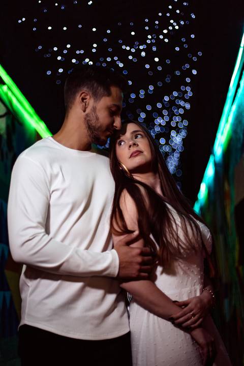 As melhores ideias e inspirações criativas de fotos para ensaio pré wedding na Hamburgueria e Bar Johnny.C - Osasco'