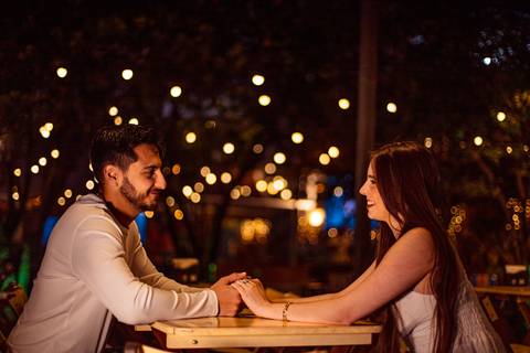 As melhores ideias e inspirações criativas de fotos para ensaio pré wedding na Hamburgueria e Bar Johnny.C - Osasco'