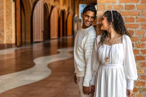 As melhores ideias e inspirações criativas de fotos para ensaio pré wedding em Aparecida do Norte  - Santuário Nacional'