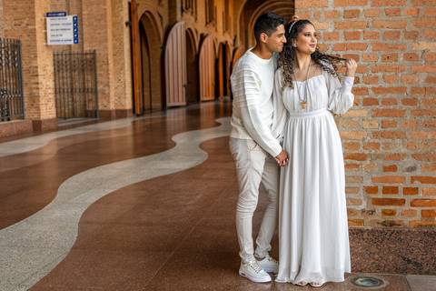 As melhores ideias e inspirações criativas de fotos para ensaio pré wedding em Aparecida do Norte  - Santuário Nacional'