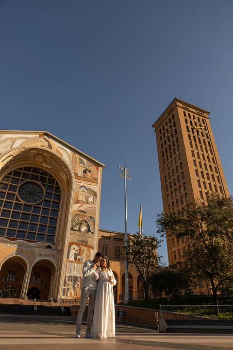 As melhores ideias e inspirações criativas de fotos para ensaio pré wedding em Aparecida do Norte  - Santuário Nacional'