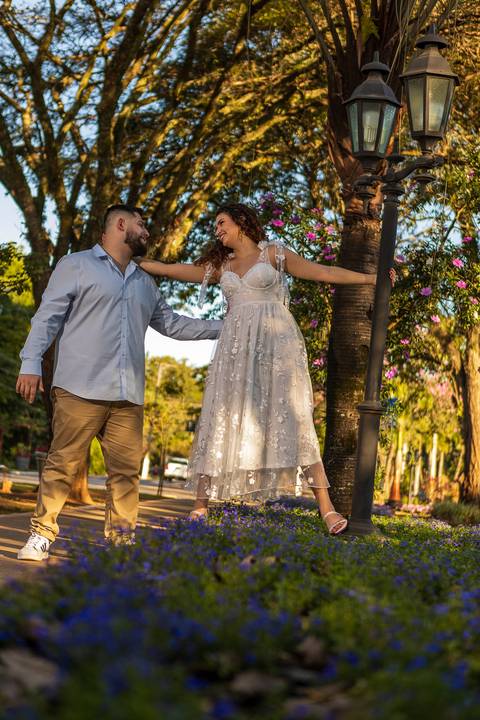 As melhores ideias e inspirações criativas de fotos para ensaio pré wedding na Cidade das Flores - Holambra'