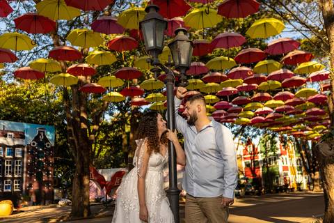 As melhores ideias e inspirações criativas de fotos para ensaio pré wedding na Cidade das Flores - Holambra'