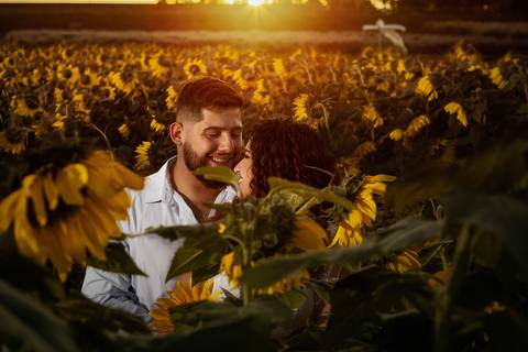 As melhores ideias e inspirações criativas de fotos para ensaio pré wedding na Cidade das Flores - Holambra'