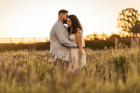 As melhores ideias e inspirações criativas de fotos para ensaio pré wedding na Cidade das Flores - Holambra'