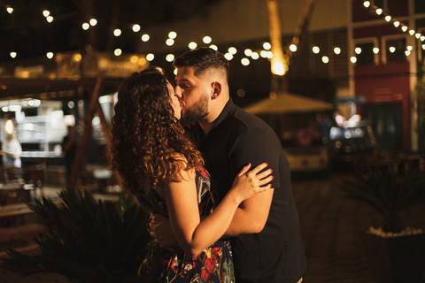 As melhores ideias e inspirações criativas de fotos para ensaio pré wedding na Cidade das Flores - Holambra'