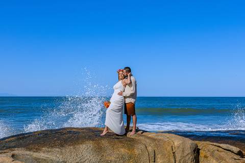 As melhores ideias e inspirações criativas de fotos para ensaio pré wedding na Praia Iporanga - Perequê - Pier - Guarujá'