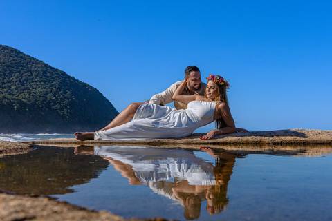 As melhores ideias e inspirações criativas de fotos para ensaio pré wedding na Praia Iporanga - Perequê - Pier - Guarujá'
