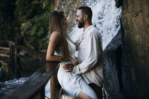 As melhores ideias e inspirações criativas de fotos para ensaio pré wedding na Praia Iporanga - Perequê - Pier - Guarujá'
