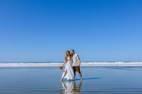 As melhores ideias e inspirações criativas de fotos para ensaio pré wedding na Praia Iporanga - Perequê - Pier - Guarujá'