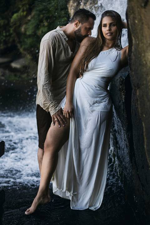 As melhores ideias e inspirações criativas de fotos para ensaio pré wedding na Praia Iporanga - Perequê - Pier - Guarujá'