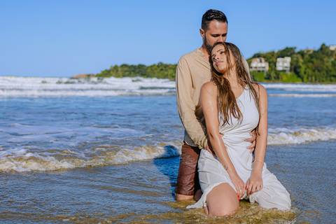 As melhores ideias e inspirações criativas de fotos para ensaio pré wedding na Praia Iporanga - Perequê - Pier - Guarujá'