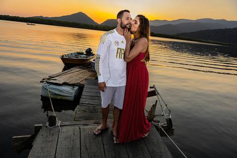 As melhores ideias e inspirações criativas de fotos para ensaio pré wedding na Praia Iporanga - Perequê - Pier - Guarujá'