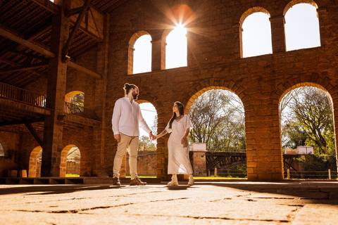 As melhores ideias e inspirações criativas de fotos para ensaio pré wedding na Floresta Nacional do Ipanema -  Fazenda Ipanema'