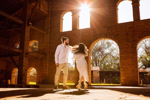 As melhores ideias e inspirações criativas de fotos para ensaio pré wedding na Floresta Nacional do Ipanema -  Fazenda Ipanema'